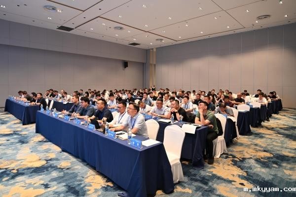 协会校园建设与管理专业委员会二届三次成员代表大会暨高校校园建设管理工作研讨会在温州召开